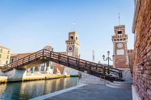 ingång till Venedig Arsenale foto