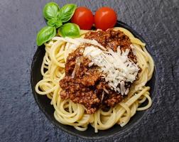 spaghetti bolognese med tomatsås