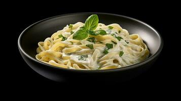 Alfredo pasta middag med krämig vit sås och örter isolerat på svart bakgrund. generativ ai foto