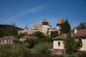 befäst kyrka, alma vii, mosna, sibiu, rumänien, 2020, tornkyrka foto