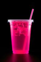 rosa dryck i plast kopp isolerat på svart bakgrund. ta bort drycker begrepp. ai genererad foto