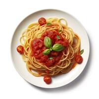 utsökt tallrik av spaghetti med tomat sås på en vit bakgrund generativ ai foto