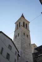 katedralen i staden Spoleto och dess arkitektur foto