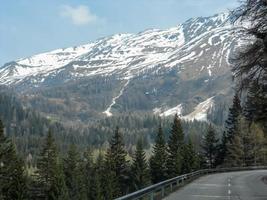 snöiga landskap i Valtellina bergen foto
