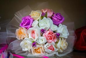 färgglada bröllopsbukett vackra romantiska blommor foto
