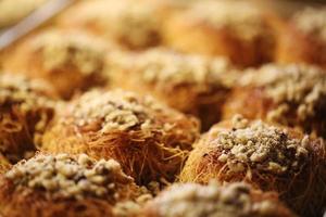 valnötter topp kadayif, bageriprodukter, bakverk och bageri
