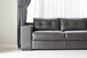 modern soffa inredning i vardagsrummet foto