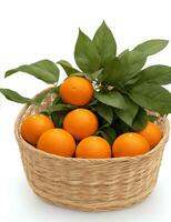 organisk mogen mandariner i en korg på en vit bakgrund förbi ai-genererad foto