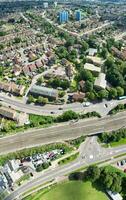 antenn vertikal panorama- se av norr luton stad bostads- egendom av England bra storbritannien Storbritannien. de hög vinkel antal fot var fångad med drönare kamera på augusti 15:e, 2023 foto