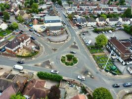 hög vinkel antal fot av bostads- verklig egendom hem på öst av luton stad av England, bra Storbritannien. antal fot var fångad med drönare kamera på juli 19:e, 2023 foto