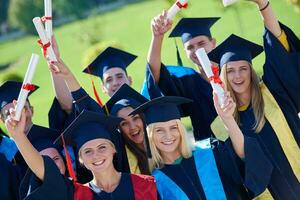 ung examinerade studenter grupp foto