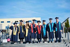 ung examinerade studenter grupp foto