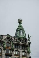 historisk byggnad av st. petersburg - sångare hus foto