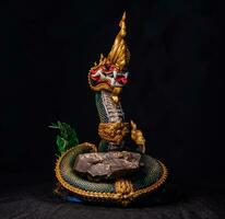 kung av naga, naka thailand drake eller orm kung i de mörk foto