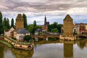 de tvilling vakttorn av de ponts döljer, strasbourg, Frankrike foto