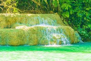 kuang si vattenfall i luang prabang, laos foto