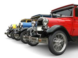 rad av skön 1920 årgång bilar - fokus på röd bil - 3d illustration foto
