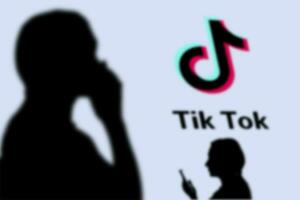 populär social media plattform - Tick tack logotyp foto