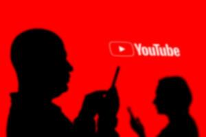 populär uppkopplad videodelning plattform - Youtube logotyp foto
