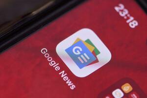 Google Nyheter mobil Ansökan på smartphone skärm foto