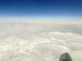 moln som de är sett från flygplan foto