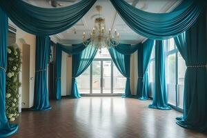 bröllop hall med lyxig blå gardiner. neuralt nätverk ai genererad foto