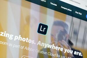 webb sida av adobe lightroom produkt på officiell hemsida på de visa av pc foto