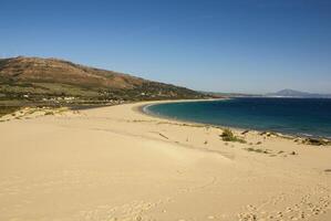 skön se på strand och hav, spanien, tarifa foto