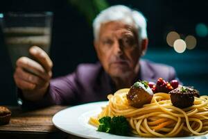 ett äldre man är innehav en tallrik av spaghetti. ai-genererad foto