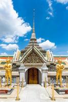 smaragdens buddhas tempel och det stora palatset i Bangkok, Thailand foto