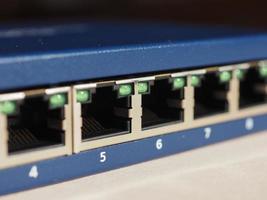 modem router switch med rj45 ethernet plug -portar foto