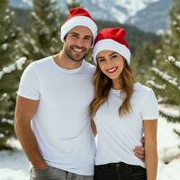 ai genererad en par med santa claus hattar bär vit t-tröjor med jul träd och snö i de bakgrund foto