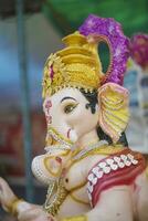 en skön idol av herre ganpati på visa på en verkstad Indien för de festival av ganesh chaturthi foto