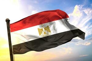 egypten 3d tolkning flagga vinka isolerat himmel och moln bakgrund foto