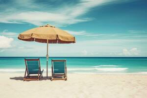 strand stolar och paraply på skön tropisk strand - årgång filtrera effekt, stolar och paraply i tropisk strand - marinmålning baner, ai genererad foto