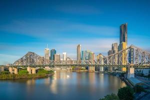 Brisbane City Skyline och Brisbane River foto