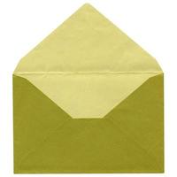 grönt kuvert isolerat