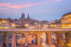 centrala Lausanne stadssilhuett i Schweiz foto