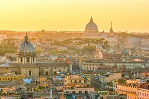 ovanifrån av Rom stadens silhuett från Castel Sant'angelo foto