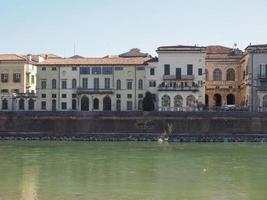 floden adige i verona foto