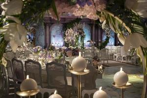 bröllopshall inredning, lyx middag evenemang dekor foto