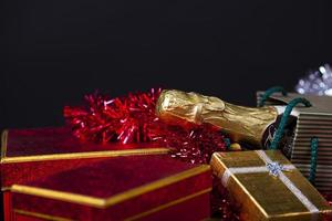 jul födelsedag alla hjärtans dag champagne presentförpackning koncept foto