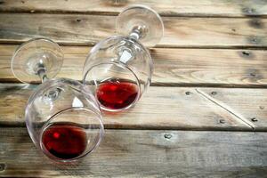 glasögon av röd vin. foto