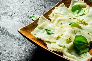 ravioli med kalvkött. foto