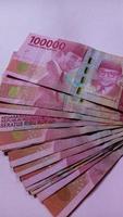 valuta på 100 tusen rupiah den indonesiska statens valuta