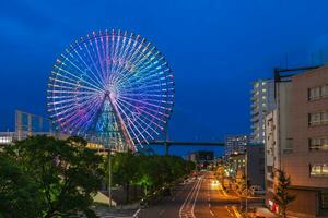 tempozan ferris hjul belägen i Osaka, Japan, på tempozan hamn by foto