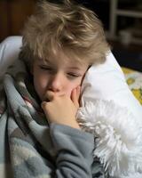 en ung pojke om på en säng med hans huvud i hans händer generativ ai foto