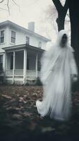en spöke i en vit morgonrock är gående i främre av en hus generativ ai foto