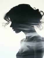 silhuett av en kvinna med rök kommande ut av henne hår generativ ai foto