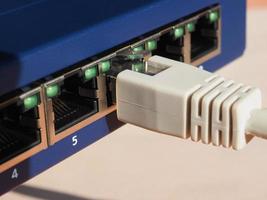 modem router switch med rj45 ethernet plug -portar foto